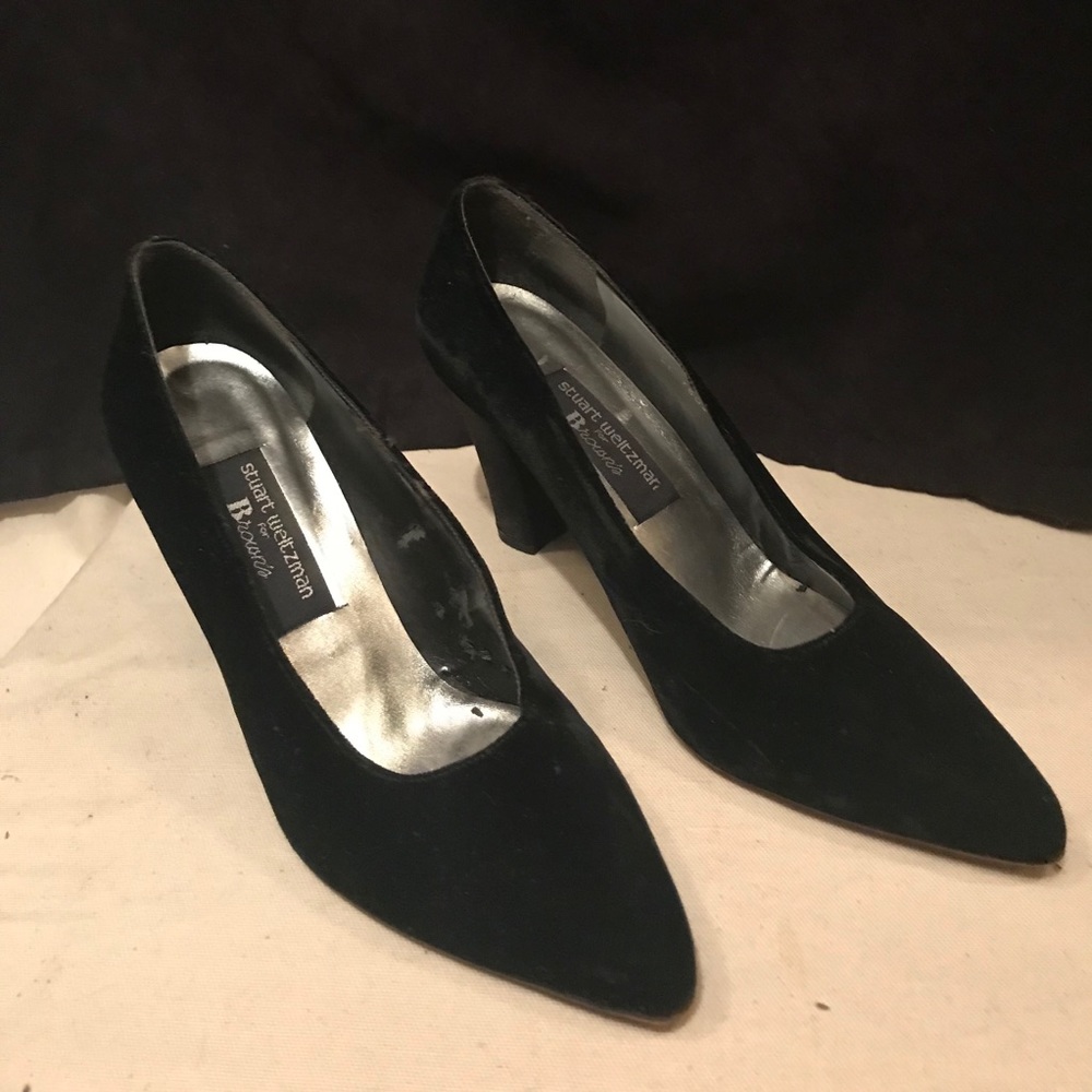 Women’s velvet shoes
